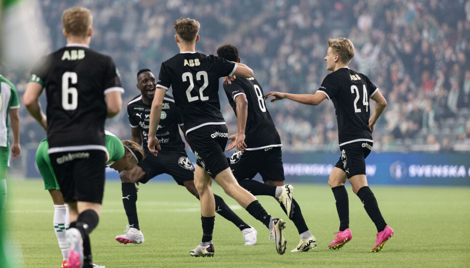 Cupjubel. VSK har precis gjort 2–1 och vänt matchen borta mot Hamamrby.