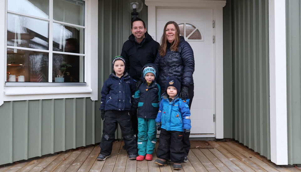 Familjen Häll säljer huset på Örtagården för äventyret söderut.