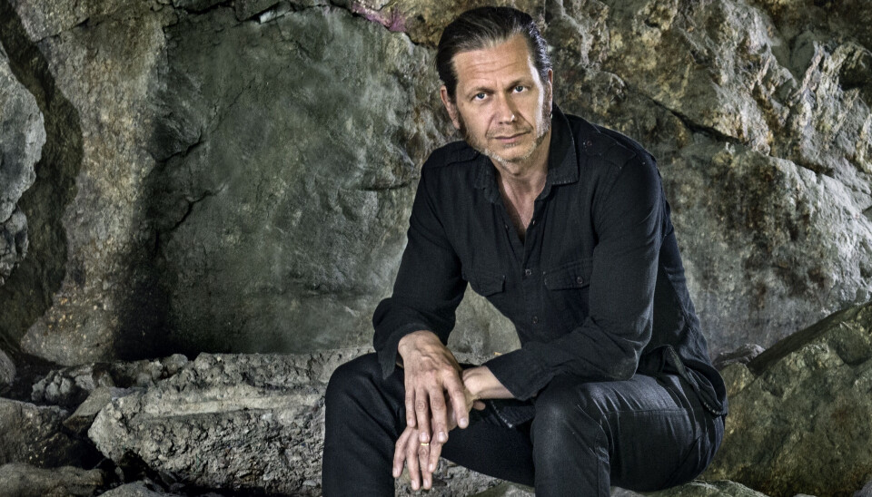 18 april – Intiman. Jonatan Stenson spelar på sin gamla hemmaplan.