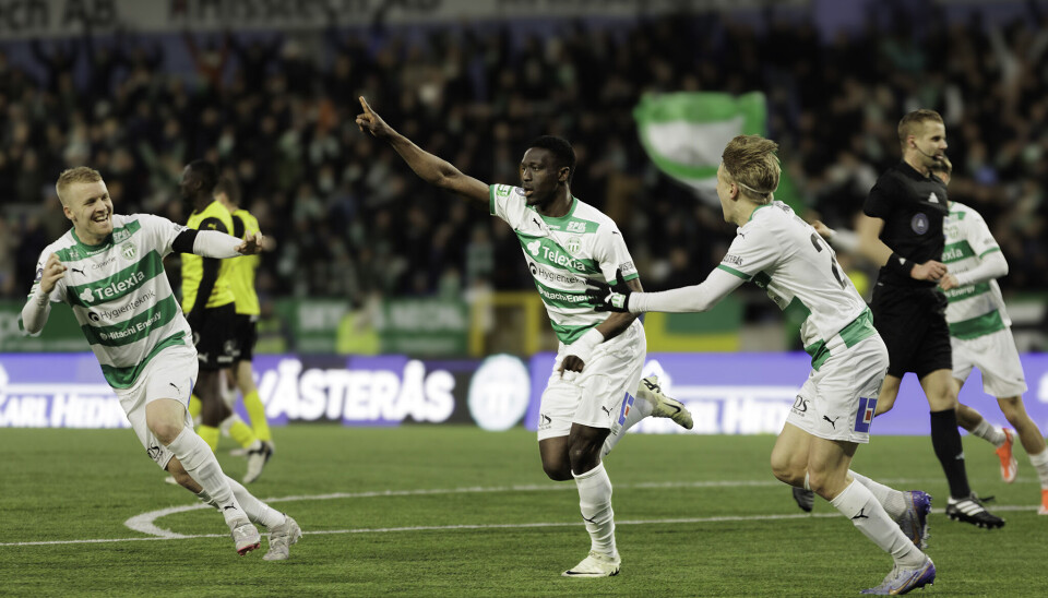Ibrahim Diabate har precis skjutit VSK till säsongens första seger i allsvenskan med sitt 2–1-mål mot Mjällby.