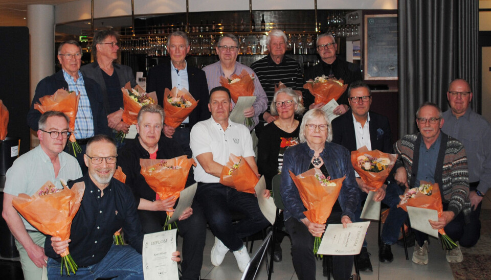 40-åriga blodgivare. Henrik Ahlfors, Jan Svedberg, Stig Nohlert, Stefan Fredriksson, Anders Lindberg, Peter Lundberg, Berit Ericsson, Seppo Kantola, Lena Hallström. Christer Berlin, Kent Nilsson, Tomas Svensson, Christer Ahlberg, Bjarne Eriksson och Anita Sunnerfelt.