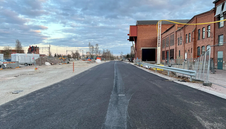 Metallverksgatan på Kopparlunden har varit stängd för trafik i flera månader.