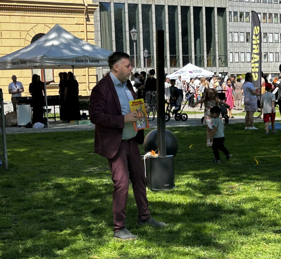 Trollkarlen Karl-Fredrik showade för besökarna i Vasaparken.