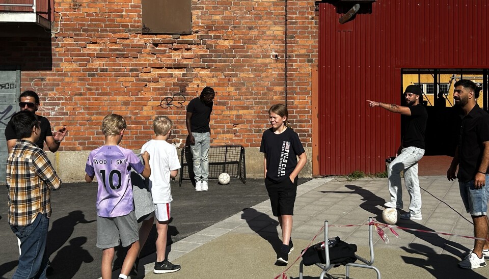 TikTok-kändisarna Birre, Darkvader och Moe besökte skolan och hjälpte till.