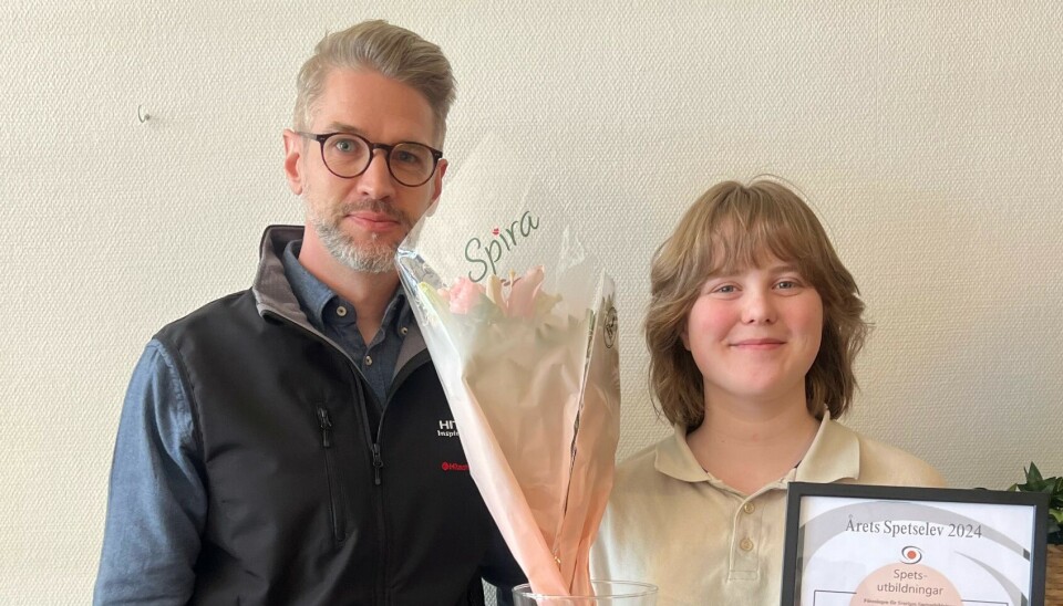 Årets spetselev Sverige Cecilia Ek med Martin Sangve, Hitachi Energy.