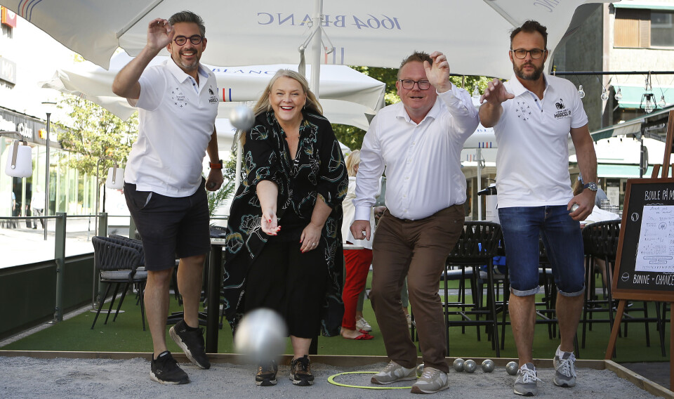 Sebastian Eriksson, Maria Martinsson, Staffan Jansson och Daniel Johansson invigde boulebanan med en liten tävling.