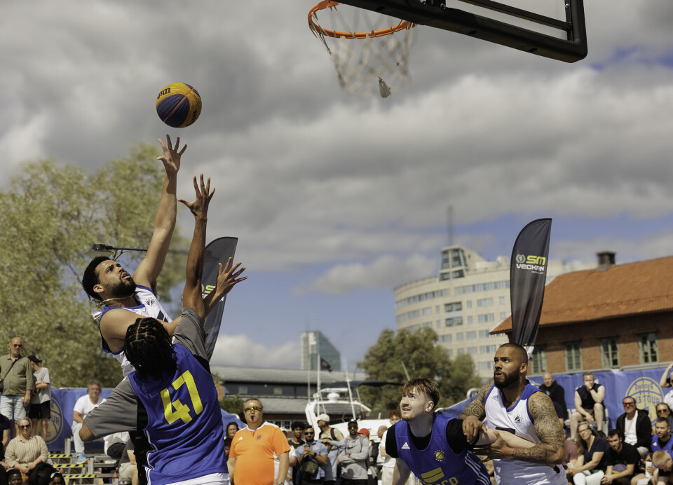 Streetbasket. Intensiva matcher vid Färjkajen.