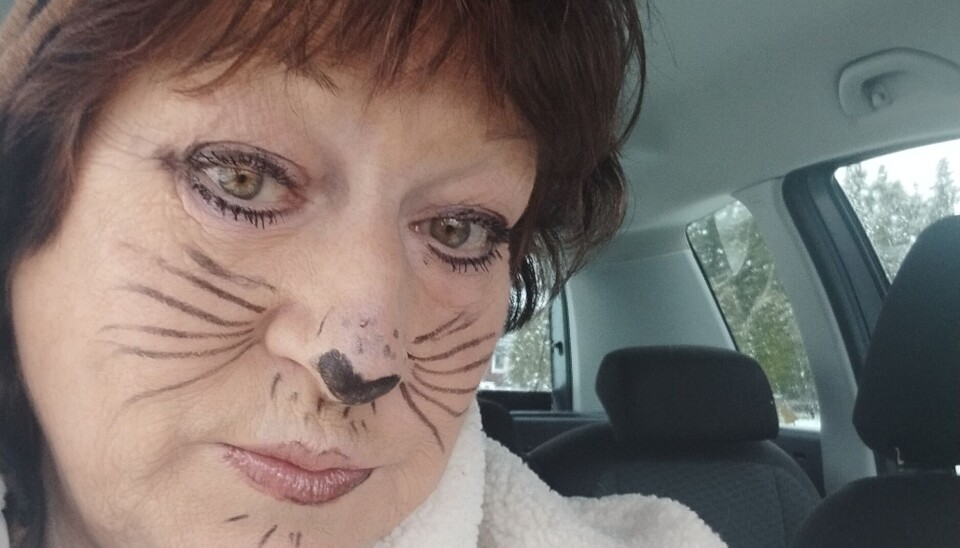 Kattkvinna. Kim Lindbom Carlsson, katthemsansvarig på Huskatten Västerås. Kattkunnig. Kim Lindbom Carlsson, katthemsansvarig på Huskatten Västerås.