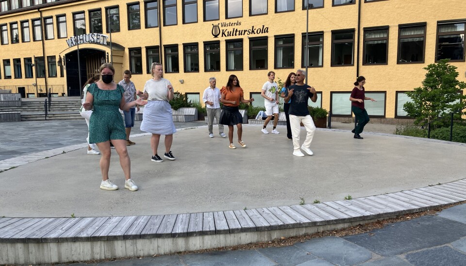 Gratis är gott. Att delta i måndagarnas danskvällar är gratis, alla är välkomna. Gratis är gott. Att delta i måndagarnas danskvällar är gratis, alla är välkomna.