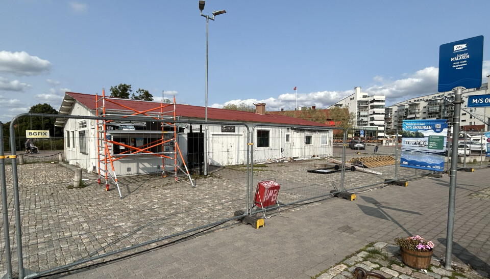 Nu har arbetet med det uttjänade Hamnmagasinet inletts.