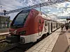 På spåret. Tåg i Bergslagen av typen Stadler på Västerås.