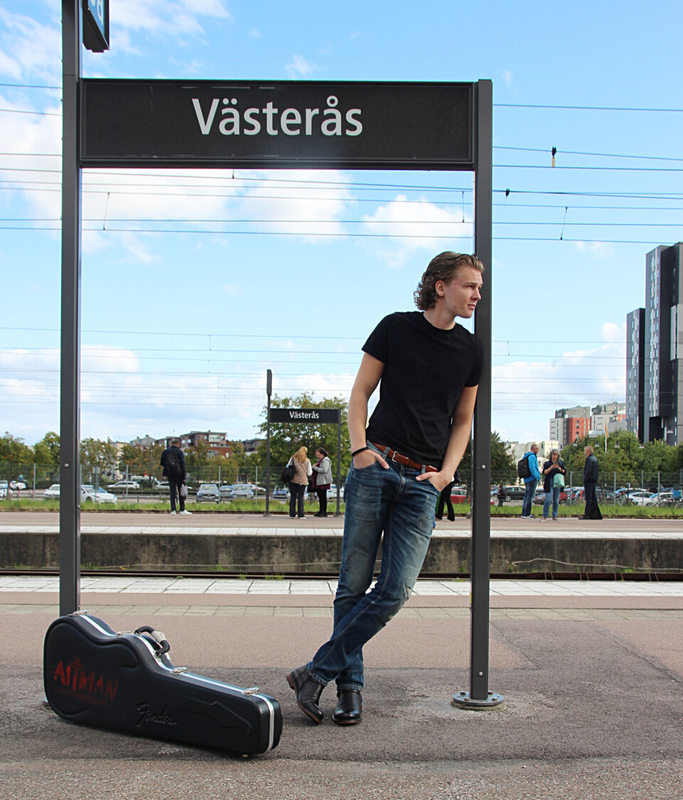Tid för (album)avgång för Hannes Aitman, artisten med den djupa rösten och sina storytelling-texter.