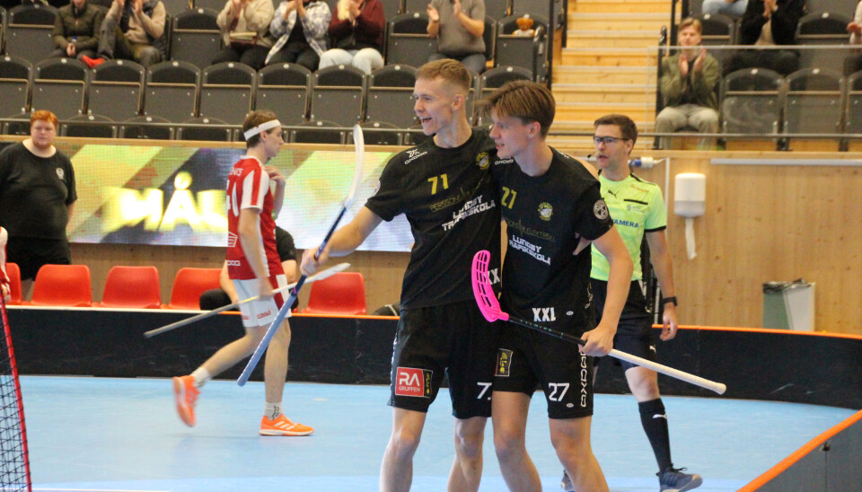 Isac Berglund och Anton Persson måljublar.