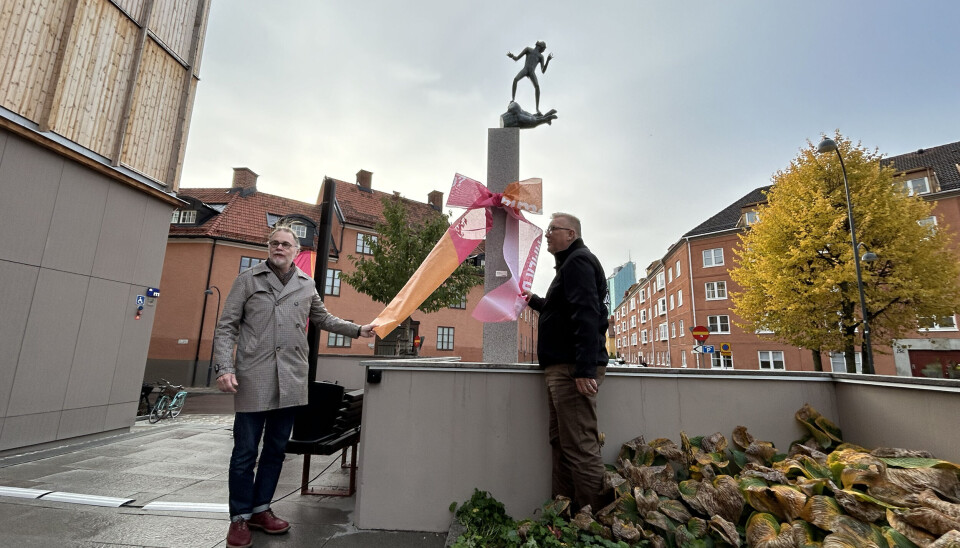 Ett drag i rosetten utgjorde bandklippningen för ”Guds hand”.