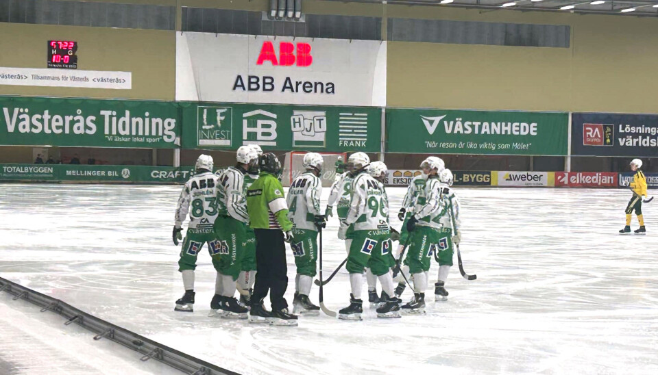 VSK utklassningsvann hemmapremiären mot Ljusdal. Här har grönvitt precis gjort 10–0.