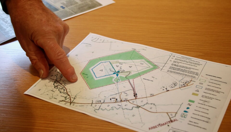 NÄRA. Platsen för den planerade bergtäkten ligger cirka 300 meter från Anundshög. NÄRA. Platsen för den planerade bergtäkten ligger cirka 300 meter från Anundshög.