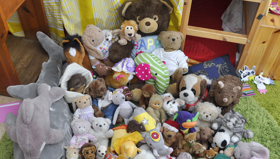 Måndagsrörelsen i Västerås beslutat att samla in så många mjukisdjur som möjligt och skicka till Ukraina. Detta är en genrebild.