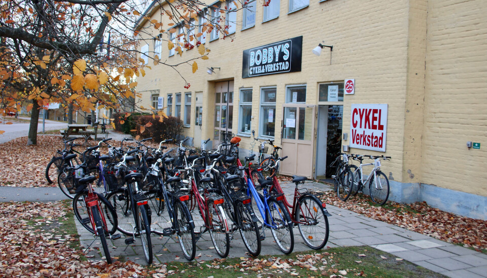 Grannar. På samma gata finns Bobbys Cykelverkstad.