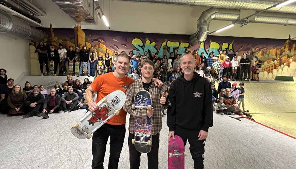 Brädåkare. Korpens skejtare i hallen på Finnslätten. Längst fram på bilden är Daniel Marklund, Elliot Eriksson och Robert Sturesson. Brädåkare. Korpens skejtare i hallen på Finnslätten. Längst fram på bilden är Daniel Marklund, Elliot Eriksson och Robert Sturesson.