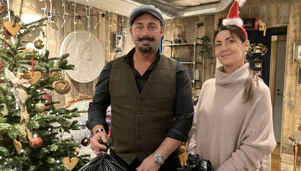 Tacksamma. Global Livings ägare, Rosita Tohwer och Vincent Cileson, är tacksamma för att deras kunder vill lämna julklappar för ett bra ändamål.