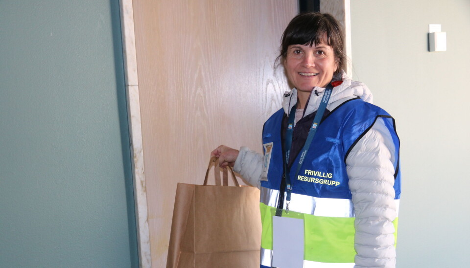 Från ord till handling. Yildiz Källberg från Västerås frivilliga resursgrupp handlade mat åt äldre behövande västeråsare under pandemin. Från ord till handling. Yildiz Källberg från Västerås Frivilliga Resursgrupp handlade mat åt äldre behövande västeråsare under pandemin.