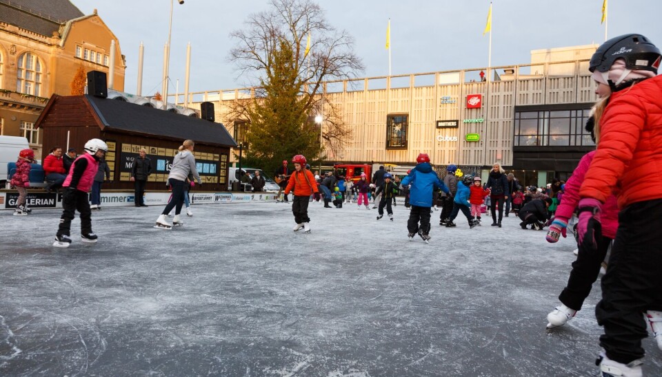Central skridskoåkning under jullovet.