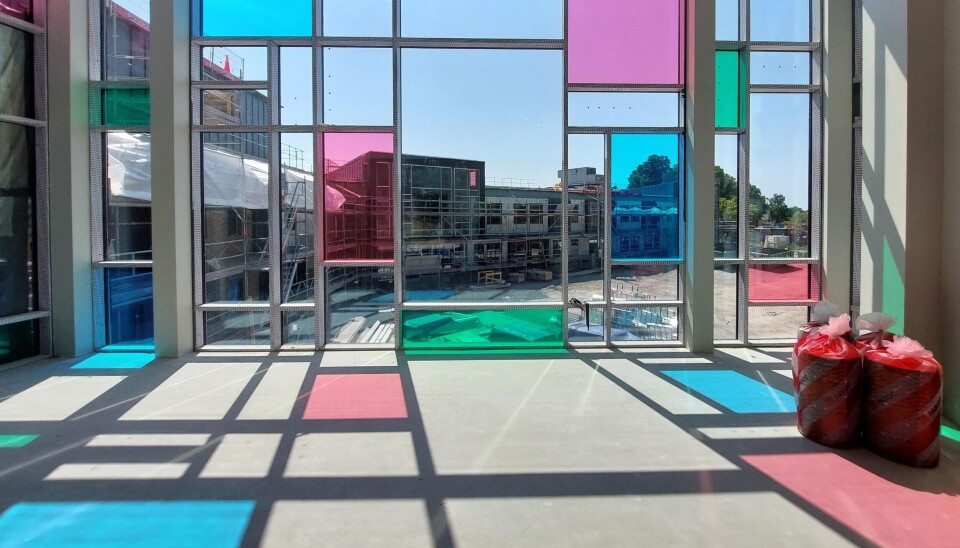 Nybyggda skolan i Hallsta kan vinna fint arkitekturpris