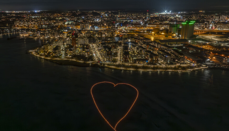 Ett enormt hjärta skapades på isen på förra årets isvandring.