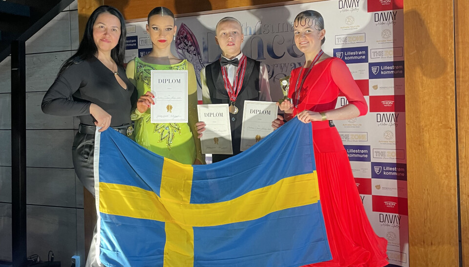 Unga framgångar. De yngre dansarna i Aros Ballroom and Latin Club hade stora framgångar i Norge. Från vänster: Svetlana Pajusova (tränare), Julia Niechwiadowicz, Jack Puranen och Sofia Kotchoubey.