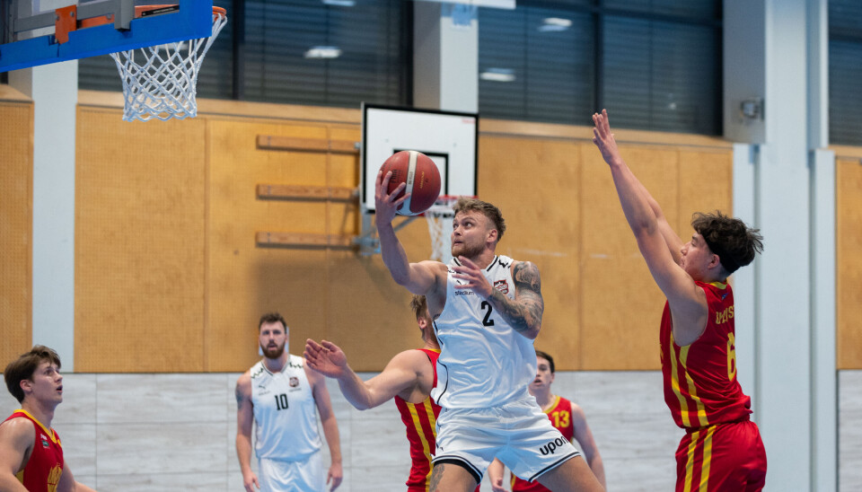 Tim Carlsten utsågs till matchens lirare när Aros Basket vann mot Åkersberga.