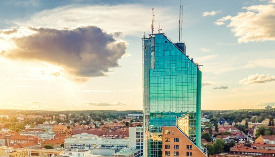 Morgonrapporten: Kvinna i 90-årsåldern påkörd av lastbil – allvarligt skadad