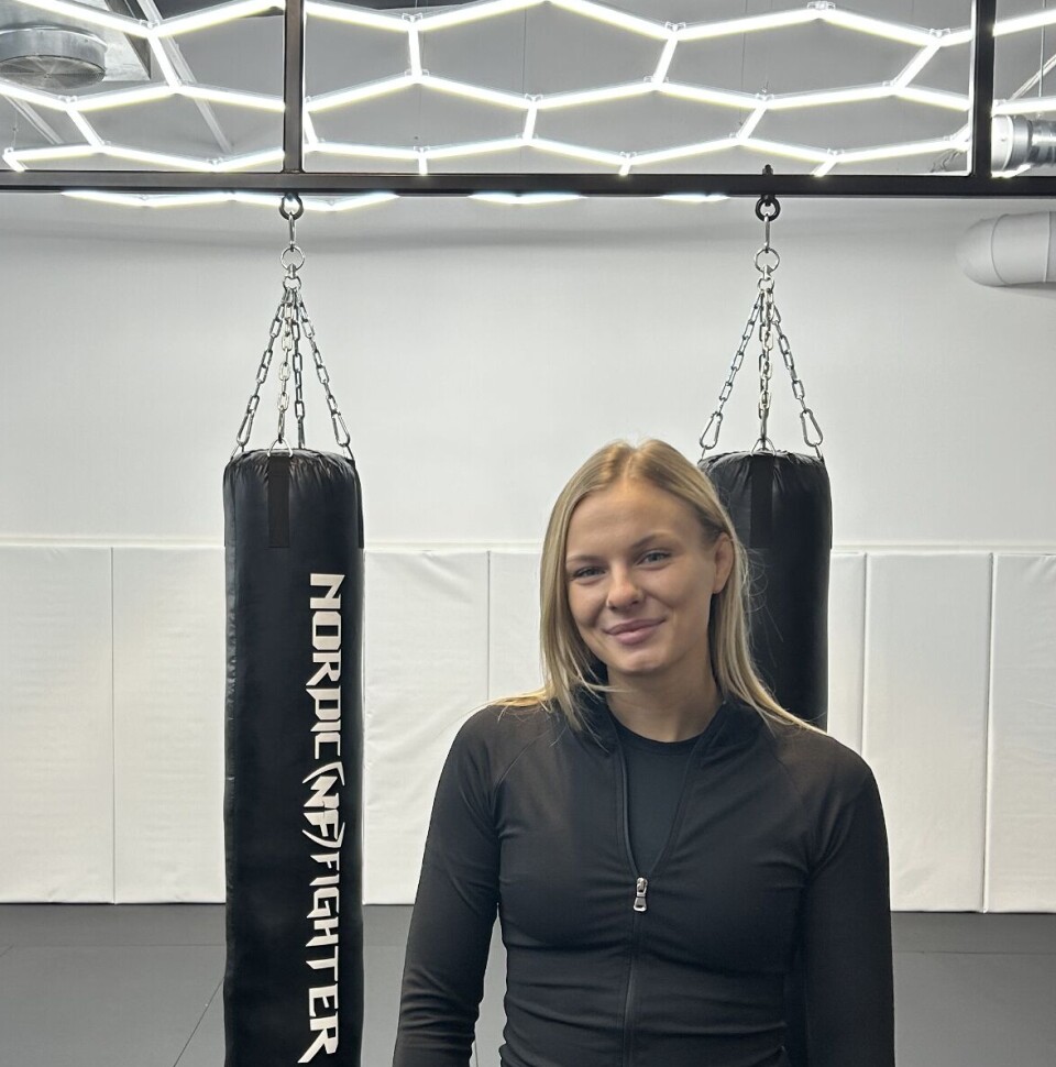 Säckarna i bakgrunden är en självklar detalj.