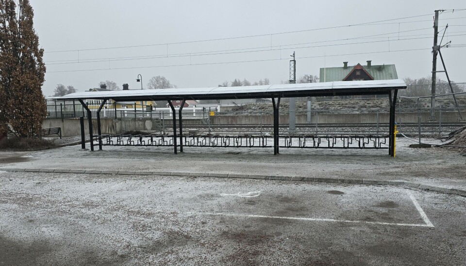 Vädersäkrad cykelparkering. Det nya cykeltaket skyddar cyklar från regn och snö.