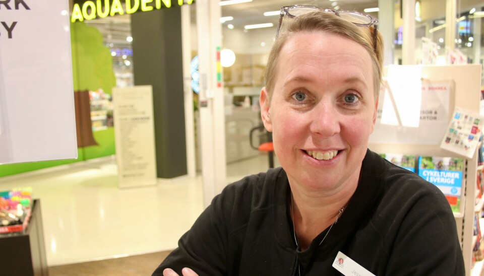 Bokbutikschef. Jessica Ejnebring, butikschef på Akademibokhandeln i Västerås centrum, säger att bokrean är årets stora fest. Bokbutikschef. Jessica Ejnebring, butikschef på Akademibokhandeln i Västerås centrum, ställer i ordning inför årets bokrea.