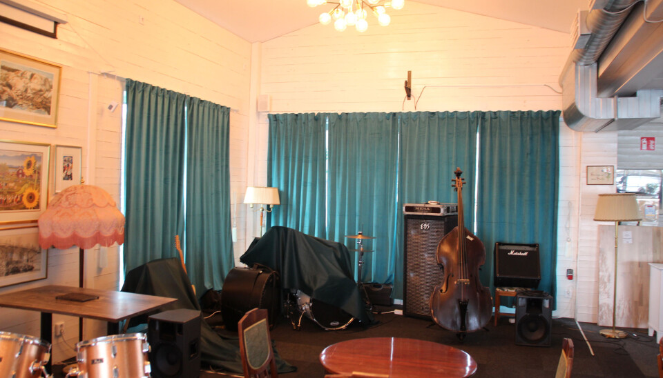 Flera scener. Förutom på denna innescen kommer det att hållas spelningar och andra evenemang både på fram- och baksidan av Carlsson på Kajen.