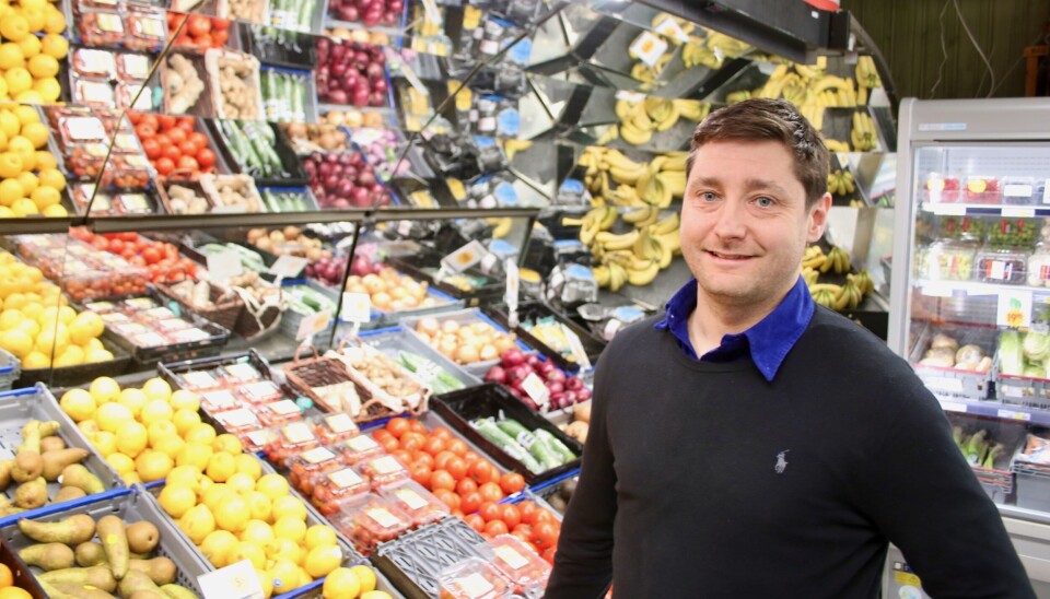 Handlare. Christian Axelson driver Aroslunds Livs tillsammans med sin familj. Handlare. Christian Axelson driver Aroslunds Livs tillsammans med sin familj.