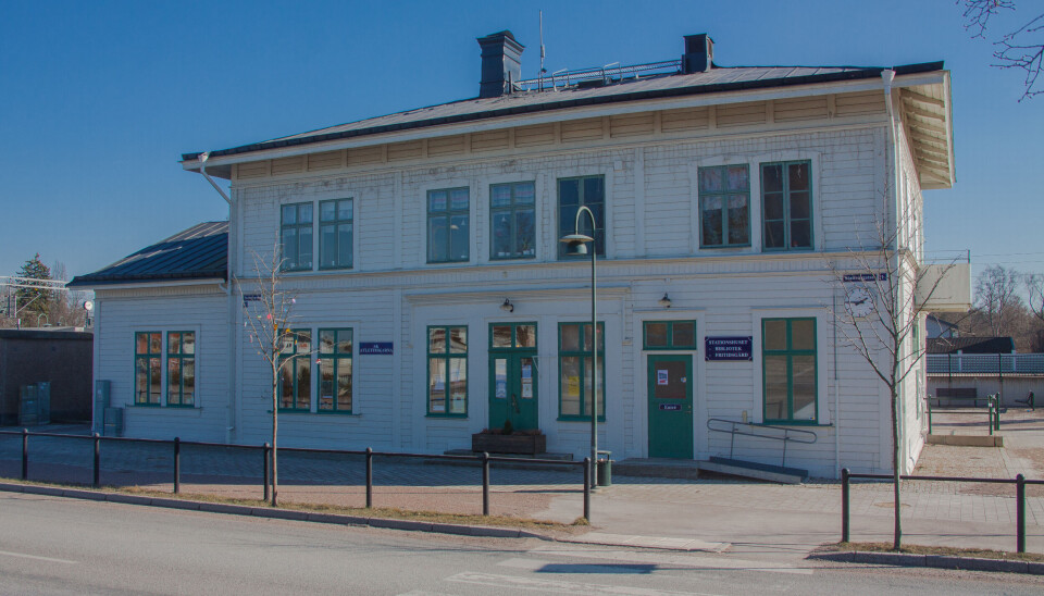Ungdomssatsning. Kolbäcks fritidsgård håller hus i stationshuset. Från och med den 4 april utökas öppettiderna för kommunens ungdomar.