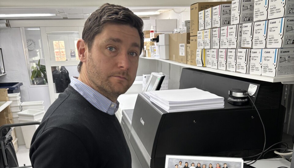 DRABBAD. Beslutet är ett hårt slag mot de företag som arbetar med skolfoto. Det berättar Christian Axelson, vd för Express-Bild i Västerås AB. DRABBAD. Beslutet är ett hårt slag mot de företag som arbetar med skolfoto. Det berättar Christian Axelson, vd för Express-Bild i Västerås AB.