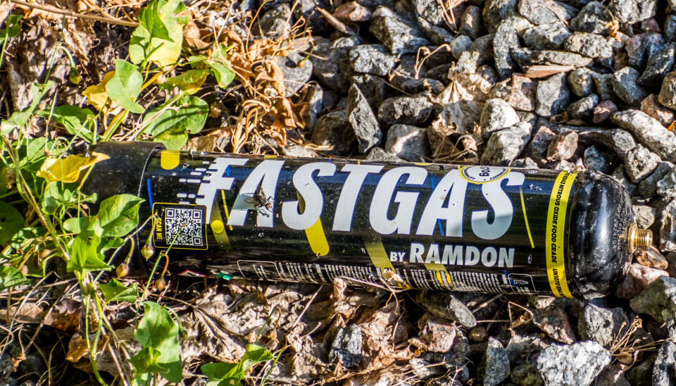Hälsorisk. Lustgas kan utgöra en hälsorisk om den används i berusningssyfte.