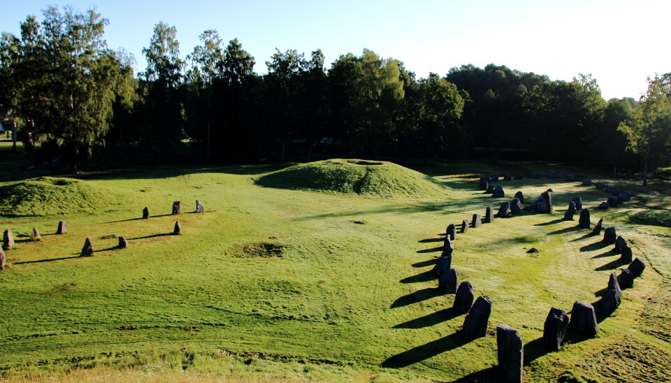 Fornminne. 1788 försökte några bränneridrängar från Västerås plundra den stora gravhögen. I början av maj uppdagades ett nytt fornminnesbrott.
