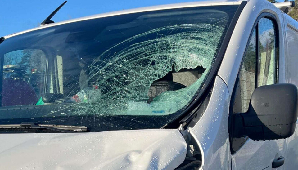 Firmabil. Föraren körde sin arbetsbil när olyckan inträffade. Firmabil. Föraren körde sin arbetsbil när olyckan inträffade.