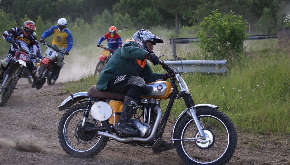 Nostalgi med fart. MCHK Mälardalen & MSK Hammaren arrangerar nostalgi-motocross den 28 juni.