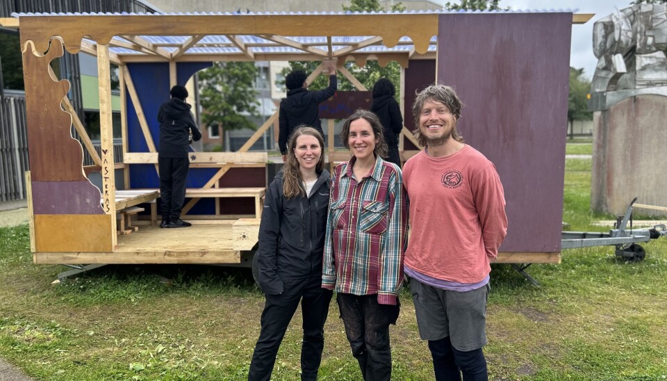 Kultur på hjul. Sarah Swärd, Ksenija Komazec och Johan Nils Swärd framför projektet.