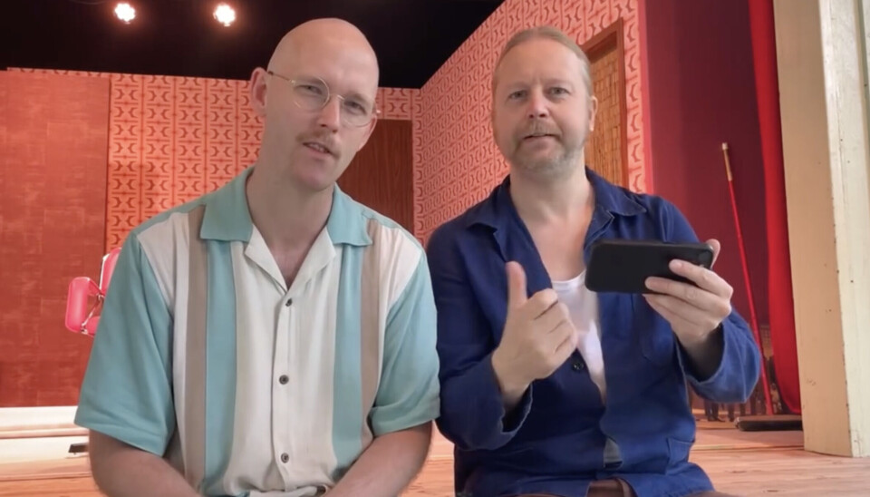 Dubbla roller. Jonas Öhrn och Mathias Wiik står för både regi och skådespel i sensommarens föreställning på Vallby Sommarnöje.