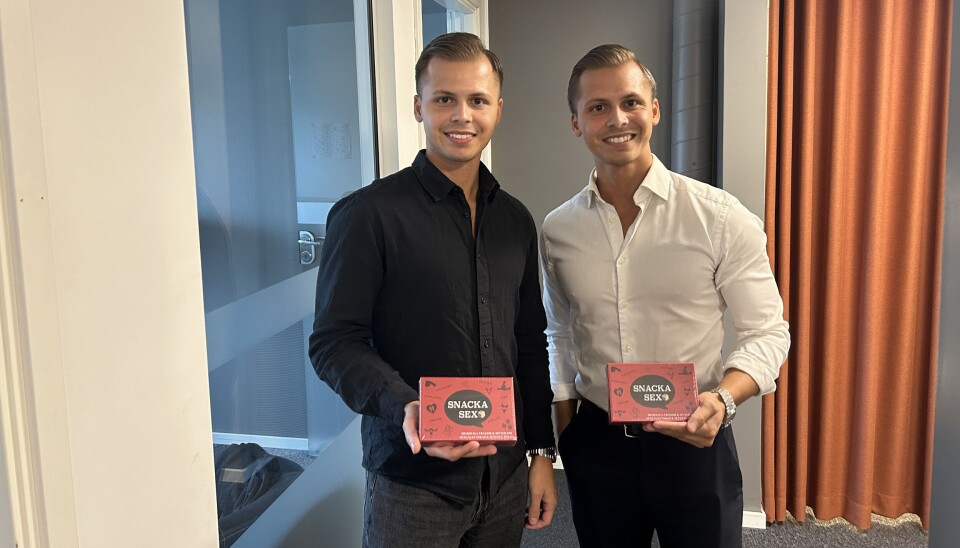 Nyhet. Philip och William visar upp spelet Snacka Sex som finns att köpa sedan några veckor tillbaka.
