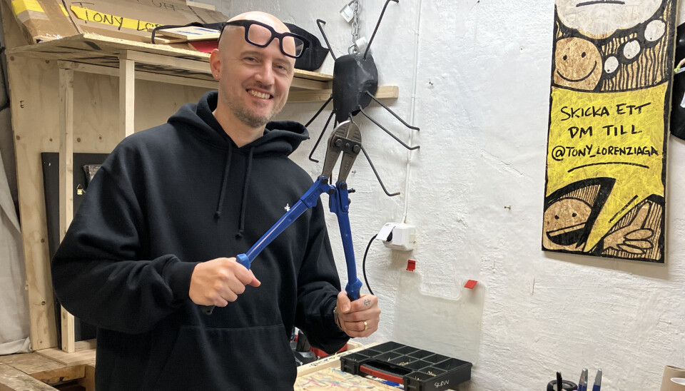 Kreativ. Tony Lorenzi i sin verkstad där han förbereder för sin första soloutställning.