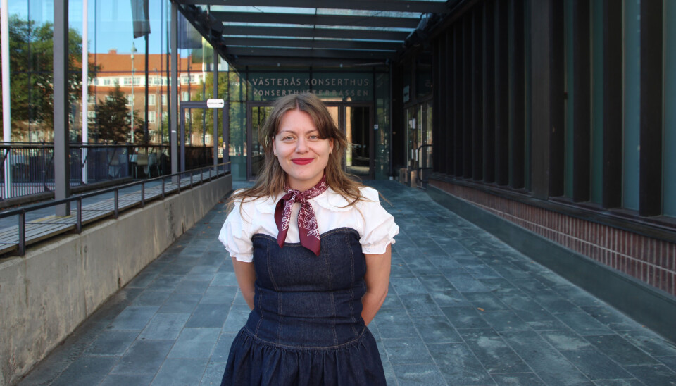 ”Det ska bli skitroligt att riva av plåstret och spela med fullt band i Västerås”.