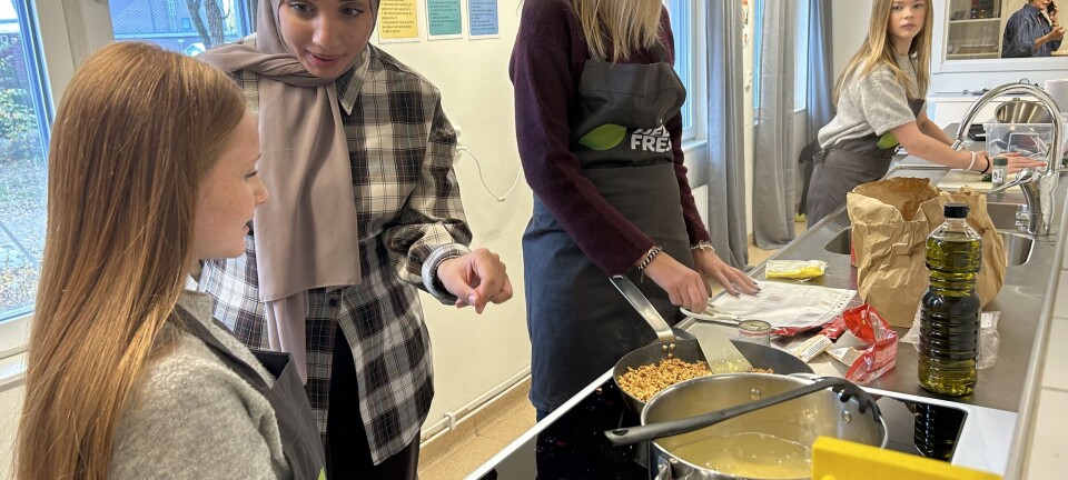 Skolelever på Önstaskolan
lagade mat med tv-kocken