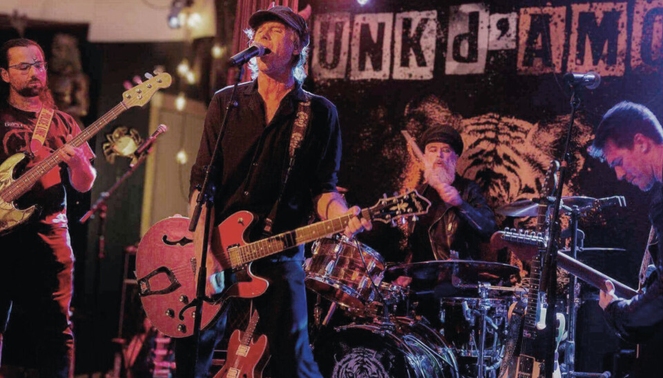 31 oktober – Hälloween. Festival med bland andra Västeråsbandet Le Punk d’Amour.